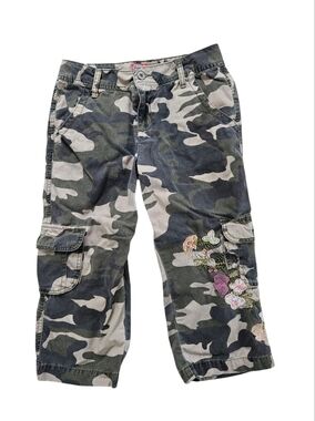 Vintage Y2k Faded Glory Camo Embroidered Flowers Cropped Capri Pants
